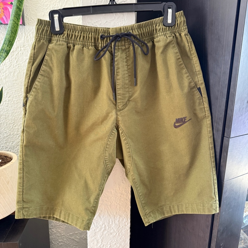 🫒SOLD🫒Men’s Nike Drawstring Shorts